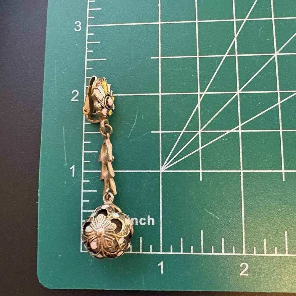 Vintage Dangle Floral Clip On Earrings Enamel Pastels 1940s Dimensional READ
